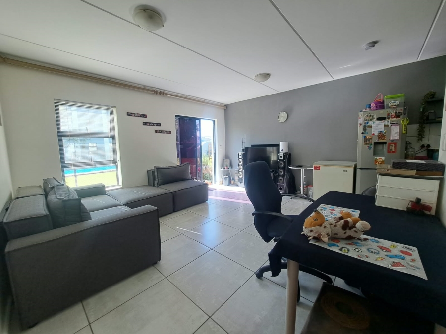 2 Bedroom Property for Sale in Devon Park Western Cape
